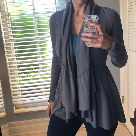Francesca's Collections Sweaters - Gray stretchy peplum cardigan